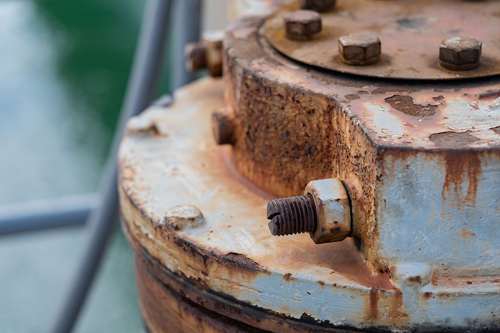 How to fix marine engine corrosion on blocks or cylinders