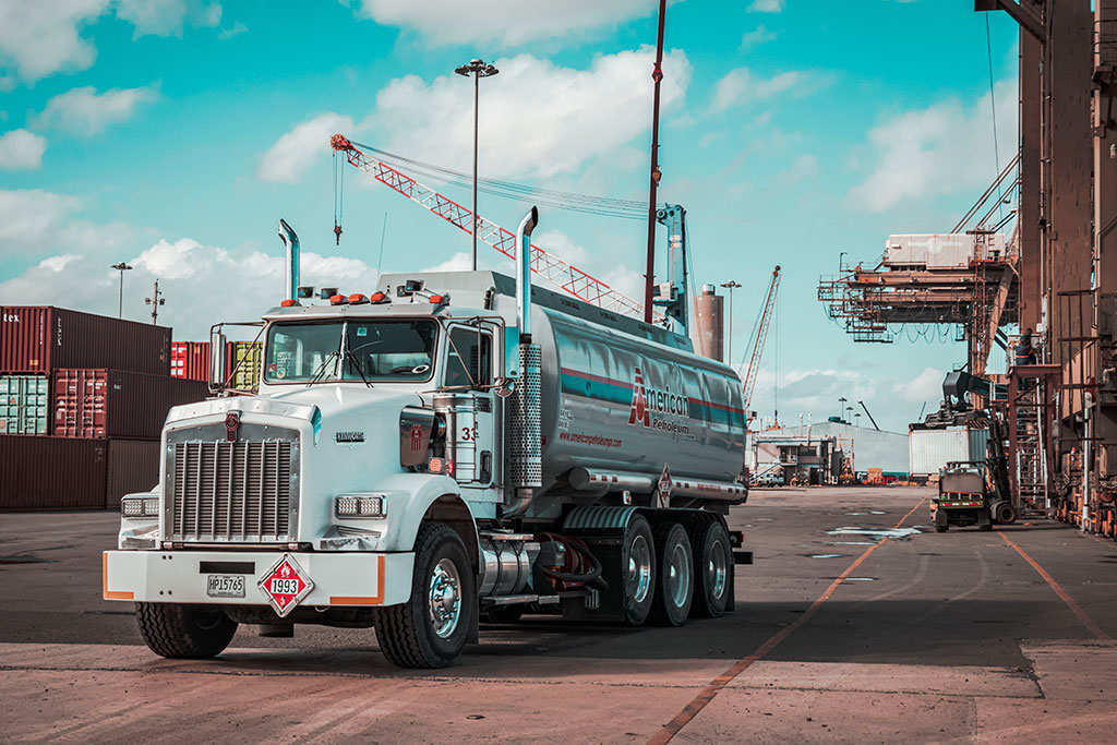 Key differences between marine and regular engine oils